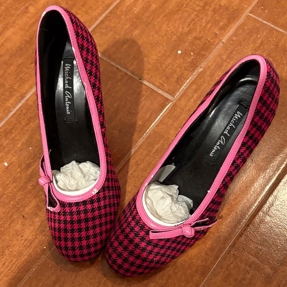 Michael Antonio Pink and Black Houndstooth Pumps